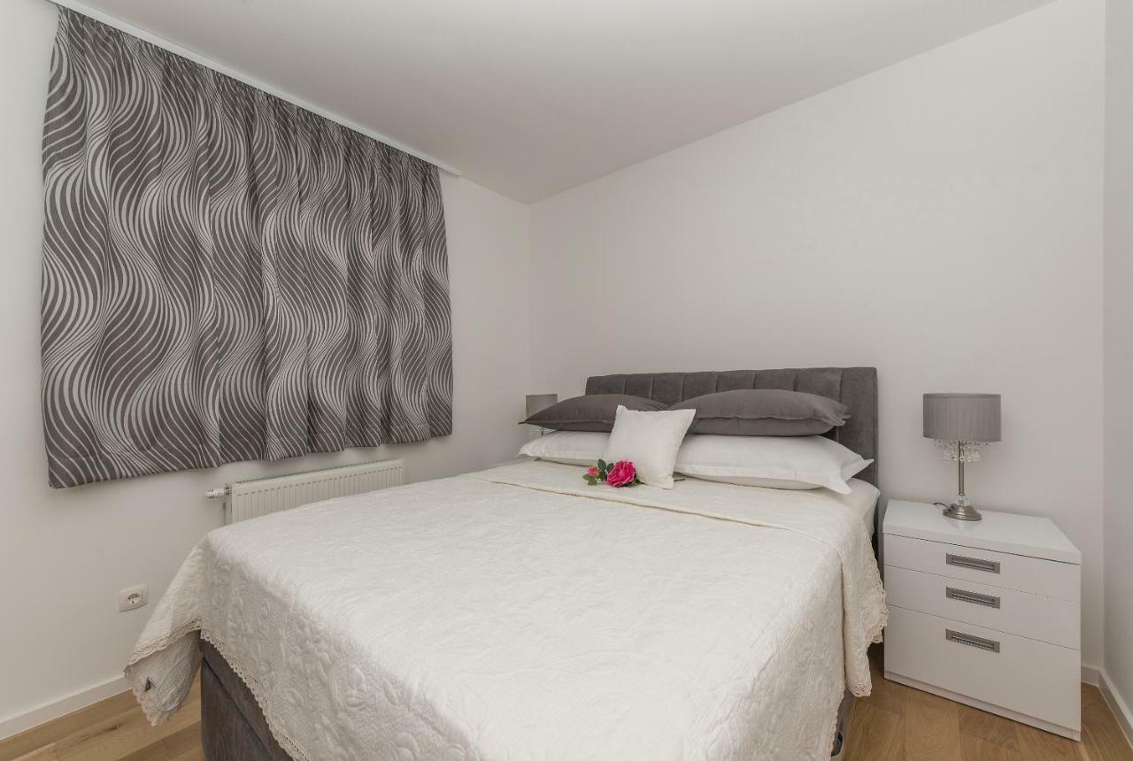 Penthouse Nikola Apartment Makarska Exterior photo